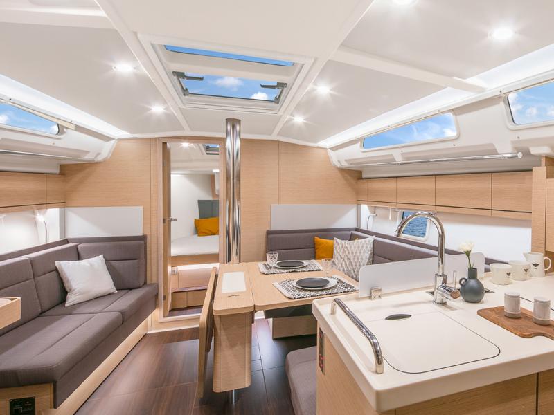 Book yachts online - sailboat - Hanse 418 - Dafne (Generator &amp; Watermaker - rent