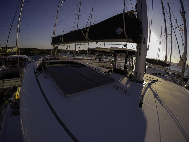 Book yachts online - catamaran - Lagoon 42 - Chamotte - rent