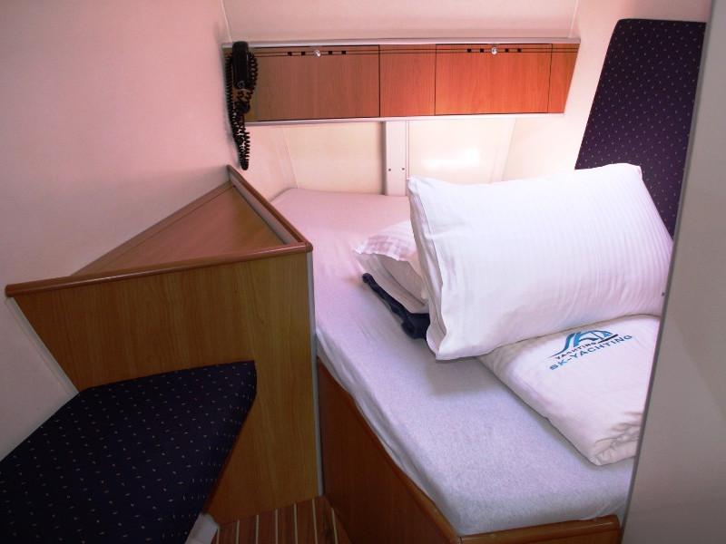 Book yachts online - sailboat - Harmony 42 - Nerina - rent