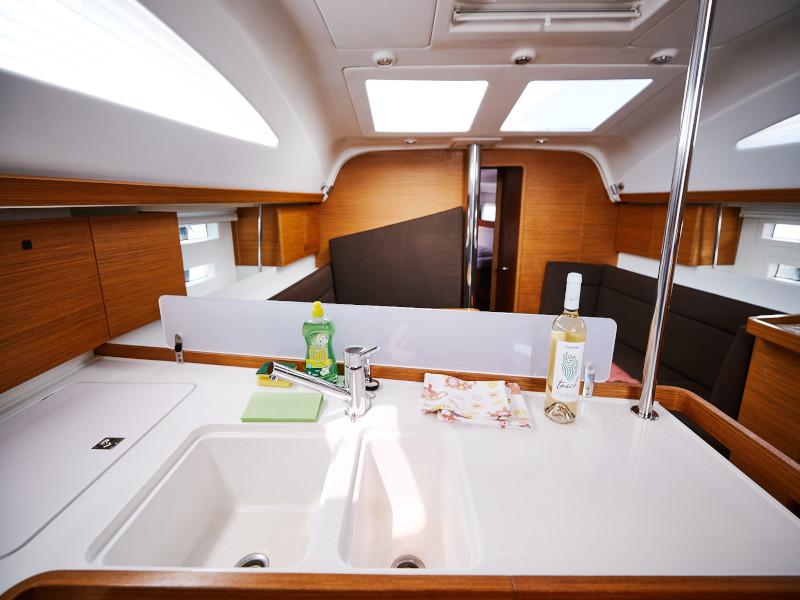 Book yachts online - sailboat - Elan 45 Impression - Katija - rent