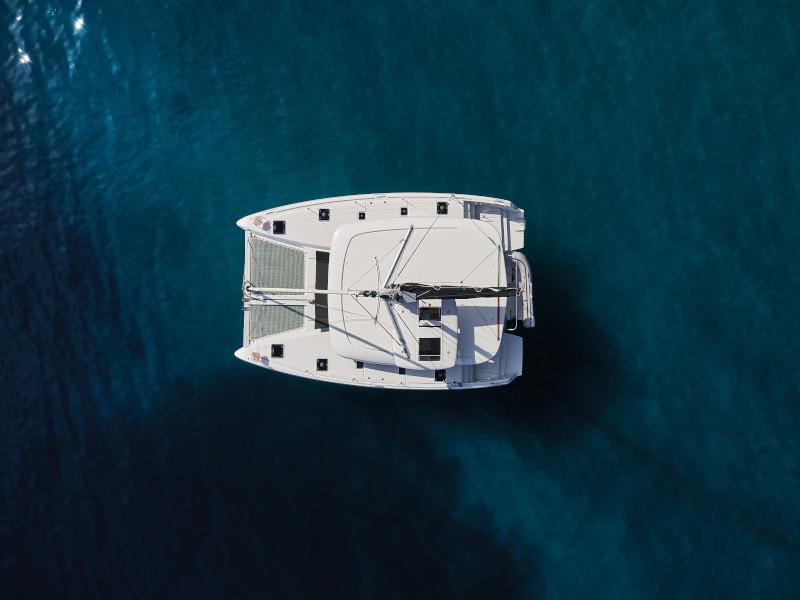 Book yachts online - catamaran - Lagoon 42 - Blackbird - rent