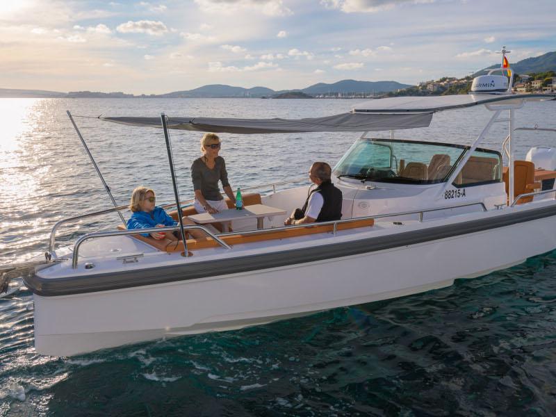Book yachts online - motorboat - Axopar 28 T-Top - Maliza - rent