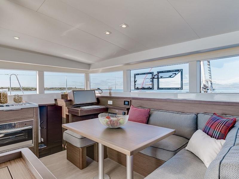 Book yachts online - catamaran - Lagoon 40 - Araponga - rent