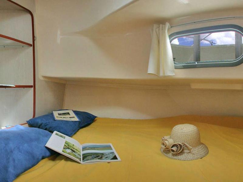 Book yachts online - motorboat - Confort 1100 - MURITZ FR - rent