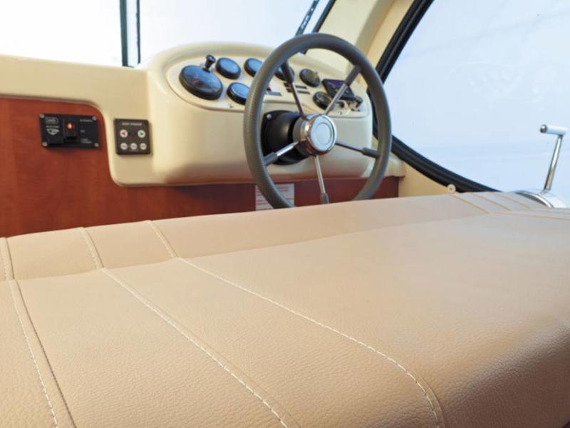 Book yachts online - motorboat - Estivale Quattro S - LAUNAY FR - rent