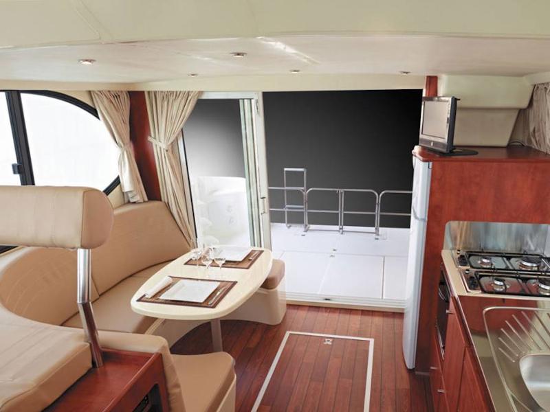 Book yachts online - motorboat - Estivale Quattro B - CHATELAY FR - rent