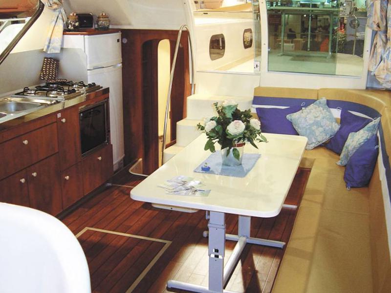 Book yachts online - motorboat - Confort 1100 - MONTECH FR - rent