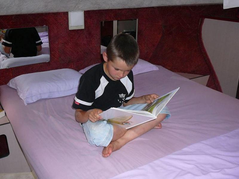 Book yachts online - motorboat - Sedan 1000 - CASSIOPEE FR - rent