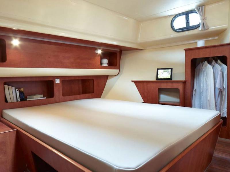 Book yachts online - motorboat - Estivale Quattro S - LORENTZEN FR - rent