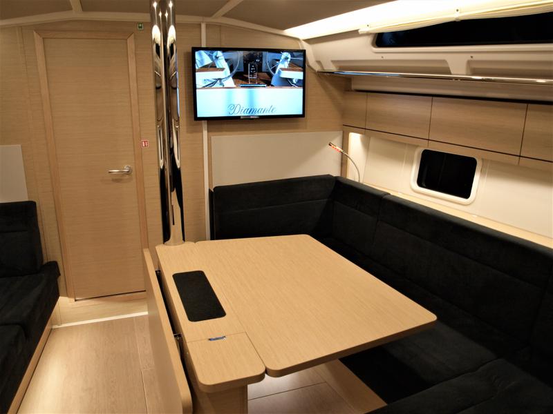 Book yachts online - sailboat - Hanse 418 - Diamante - rent