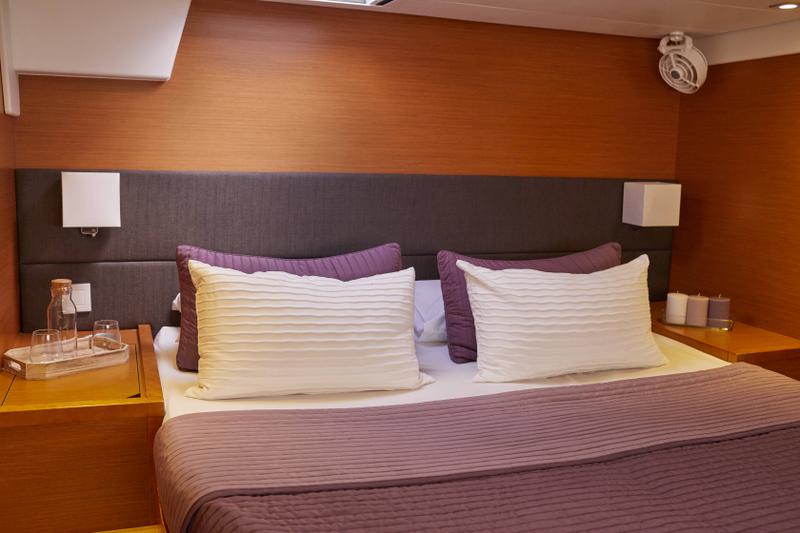 Book yachts online - catamaran - Lagoon 560 - Big Gani - rent