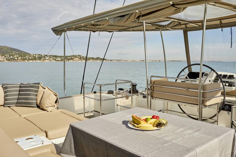 Book yachts online - catamaran - Lagoon 560 - Big Gani - rent