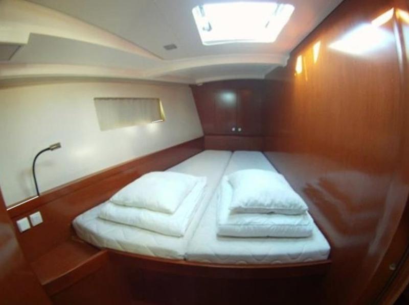 Book yachts online - sailboat - Oceanis 45 4 cabins - Party Hardy - rent