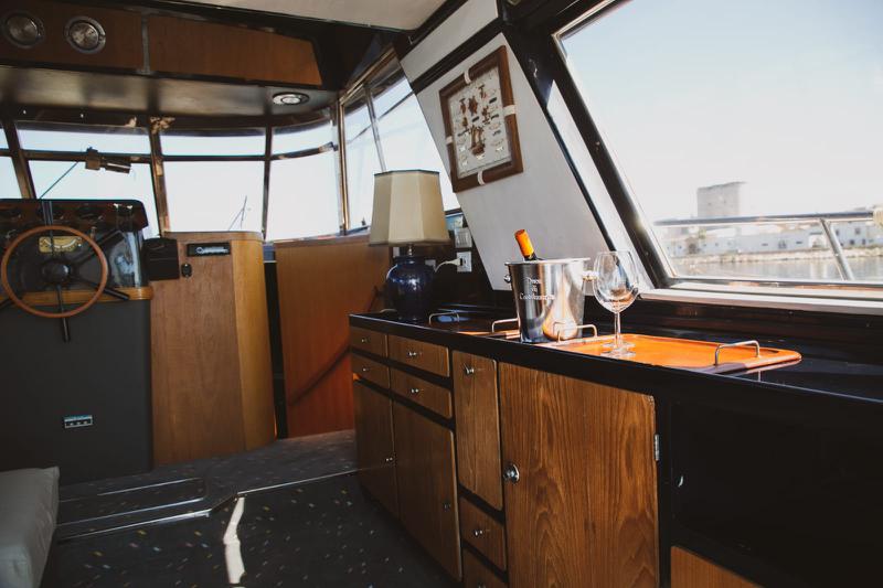 Book yachts online - motorboat - Riva 45 SuperAmerica - Hidra 1977 (Refit 2020) - rent