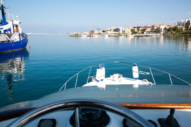 Book yachts online - motorboat - Riva 45 SuperAmerica - Hidra 1977 (Refit 2020) - rent