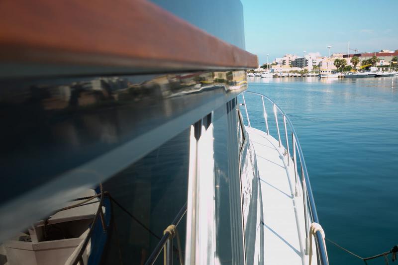 Book yachts online - motorboat - Riva 45 SuperAmerica - Hidra 1977 (Refit 2020) - rent