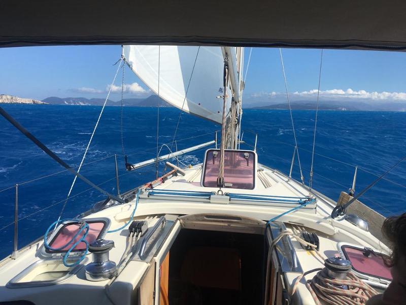 Book yachts online - sailboat - Bavaria 34 Cruiser - Happy Day - rent