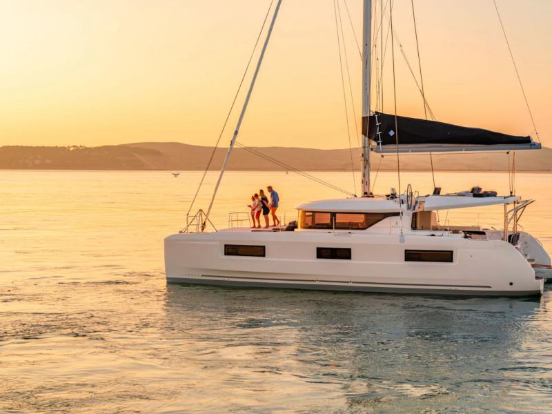 Book yachts online - catamaran - Lagoon 46 - Hydra - rent