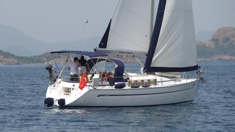 Book yachts online - sailboat - Bavaria 36 - Altair II - rent
