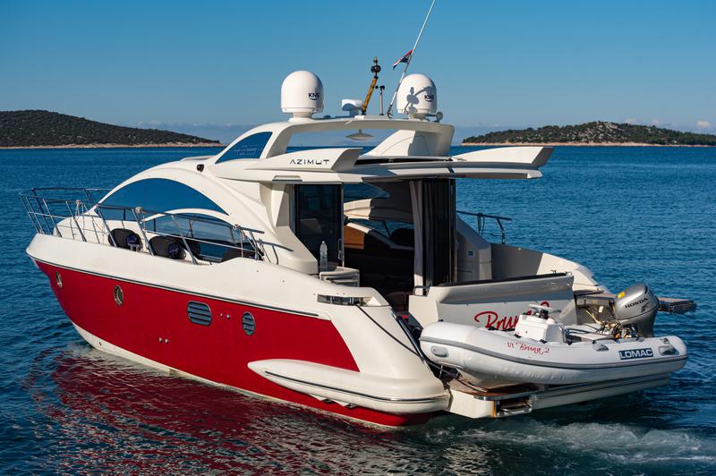 Book yachts online - motorboat - Azimut 43 - Bruna 2 - rent