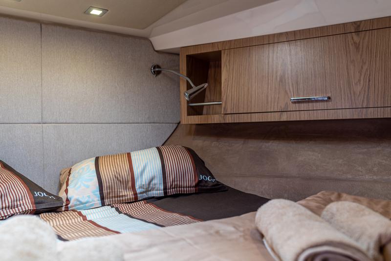 Book yachts online - motorboat - Sessa C38 - Lana - rent