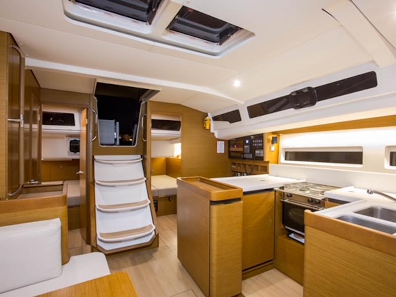 Book yachts online - sailboat - Sun Odyssey 440 - Ocean Song - rent