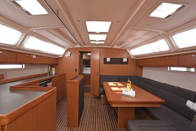 Book yachts online - sailboat - Bavaria 46 Cruiser - SR VI  - rent