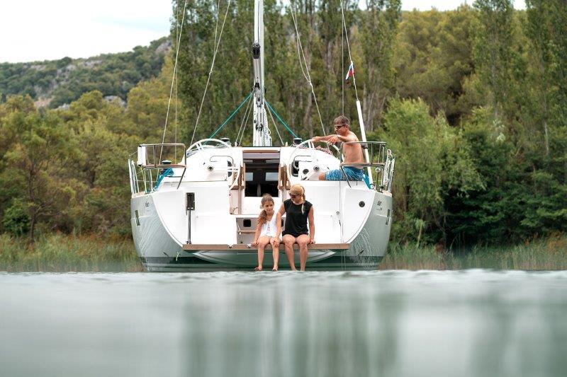 Book yachts online - sailboat - Elan Impression 45.1 - BAD BUOY - rent