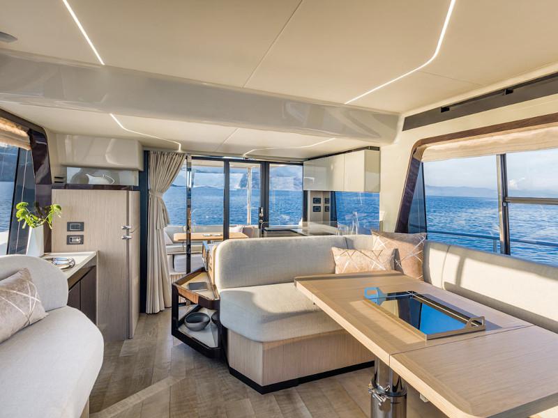 Book yachts online - motorboat - Absolute 47 Fly - Vardo - rent