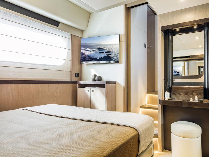 Book yachts online - motorboat - Absolute 47 Fly - Vardo - rent