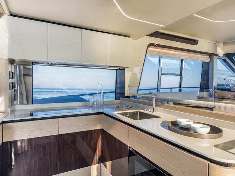 Book yachts online - motorboat - Absolute 47 Fly - Vardo - rent
