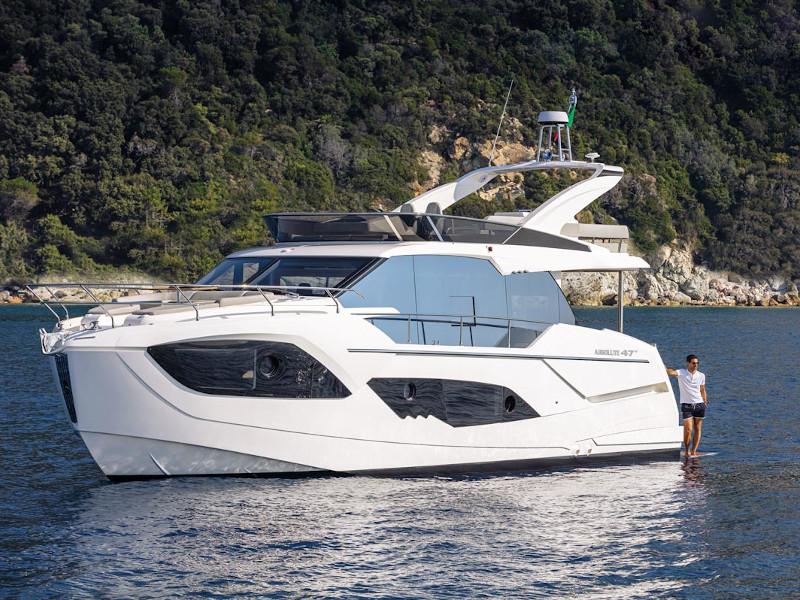 Book yachts online - motorboat - Absolute 47 Fly - Vardo - rent