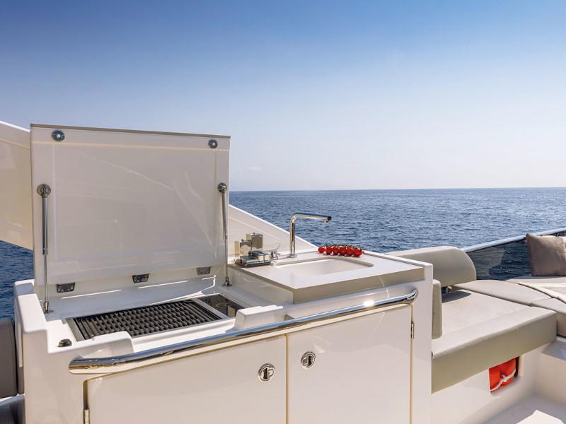 Book yachts online - motorboat - Absolute 47 Fly - Vardo - rent