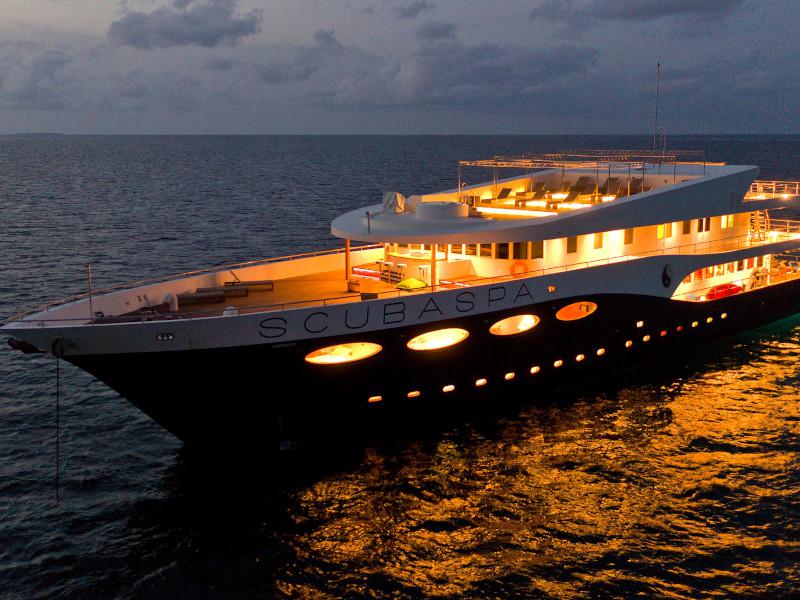 Book yachts online - motorboat - Motoryacht - Scubaspa Ying - rent
