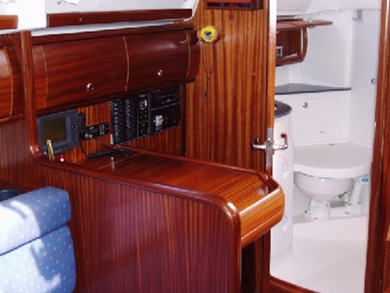 Book yachts online - sailboat - Bavaria 32 - Vroni - rent