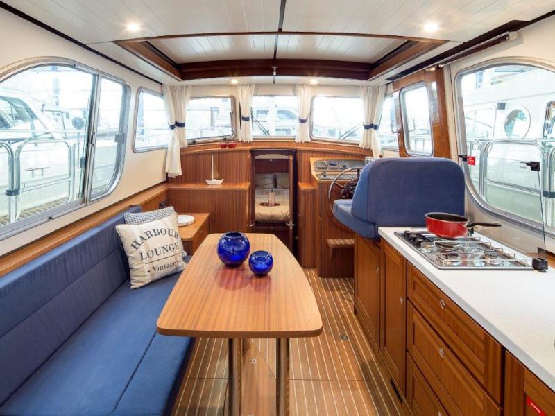 Book yachts online - motorboat - Linssen Classic Sturdy 32 Sedan - Classic Sturdy 32 Sedan - rent