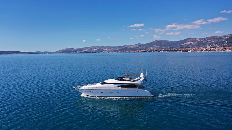Book yachts online - motorboat - Maiora 20S - HOPE I  - rent