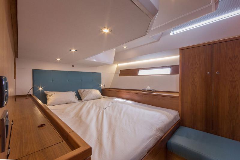 Book yachts online - sailboat - Wauquiez Pilot Saloon 55 - ADIQELL - rent