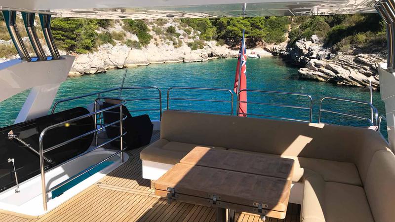 Book yachts online - motorboat - Manhattan 73 - A Cloudy Bay - rent