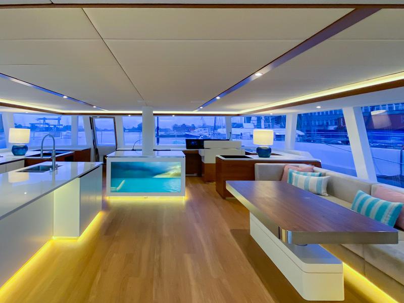 Book yachts online - catamaran - Sunreef 80 - Fantastic Too - rent