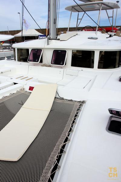Book yachts online - catamaran - Lagoon 440 - Aina - rent