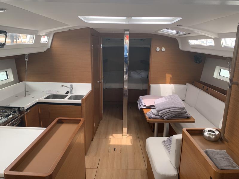 Book yachts online - sailboat - Sun Odyssey 440 - Olympia - rent