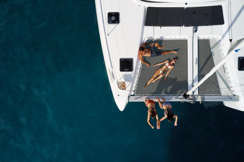 Book yachts online - catamaran - Lagoon 42 - Kingfisher - rent