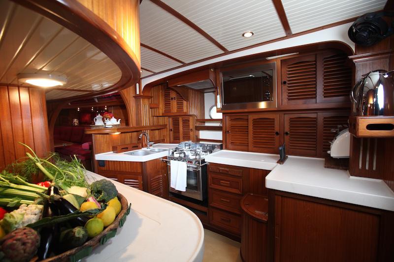Book yachts online - sailboat - Scorpio 72 - Morgane - rent