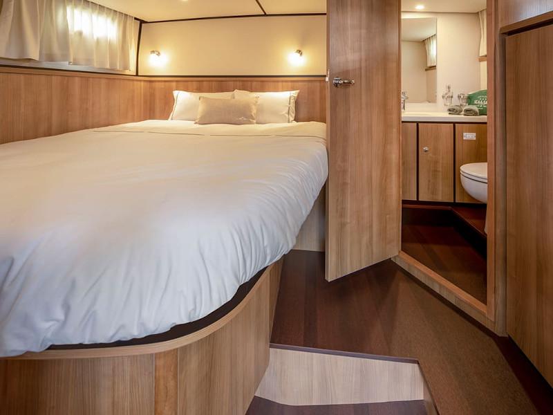 Book yachts online - motorboat - Linssen 35 SL - Speyside - rent