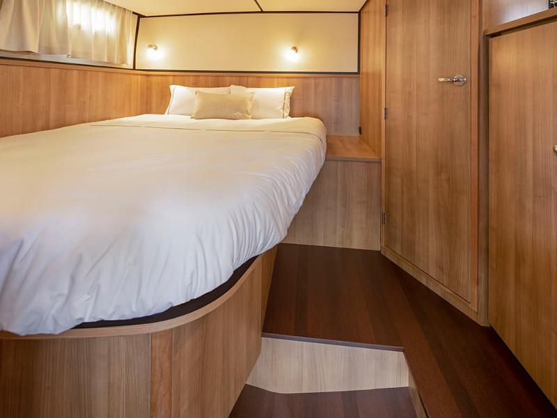 Book yachts online - motorboat - Linssen 35 SL - Speyside - rent