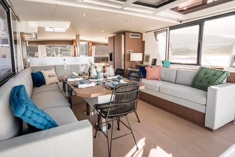 Book yachts online - catamaran - Bali 4.6 (Gen+A/C+WM)** - Moderna - rent