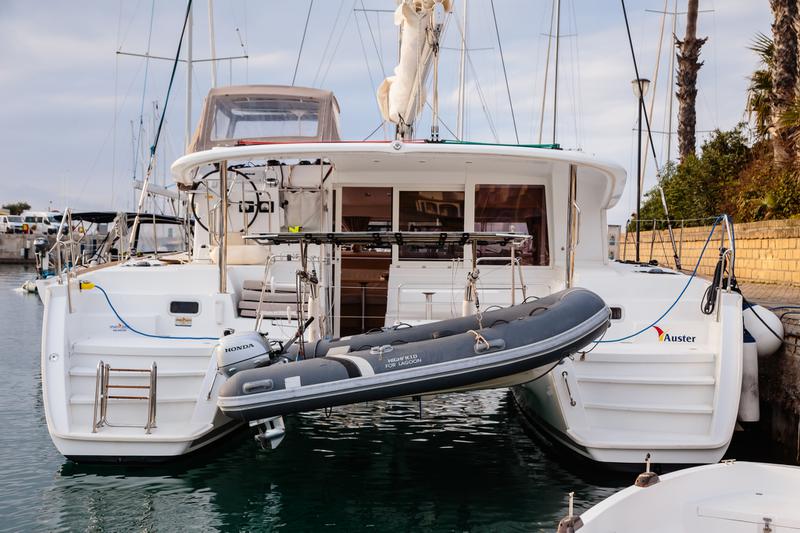 Book yachts online - catamaran - Lagoon 400 S2 - Auster - rent