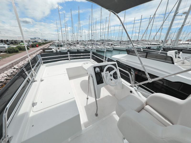 Book yachts online - motorboat - Futura 40 Grand Horizon - X MAGELLAN - rent