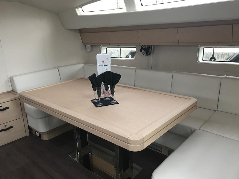 Book yachts online - sailboat - Jeanneau 64 - DANA QUEEN - rent